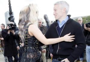 2010__10__Lady_Gaga_Oct25_3a4 300×208.jpg