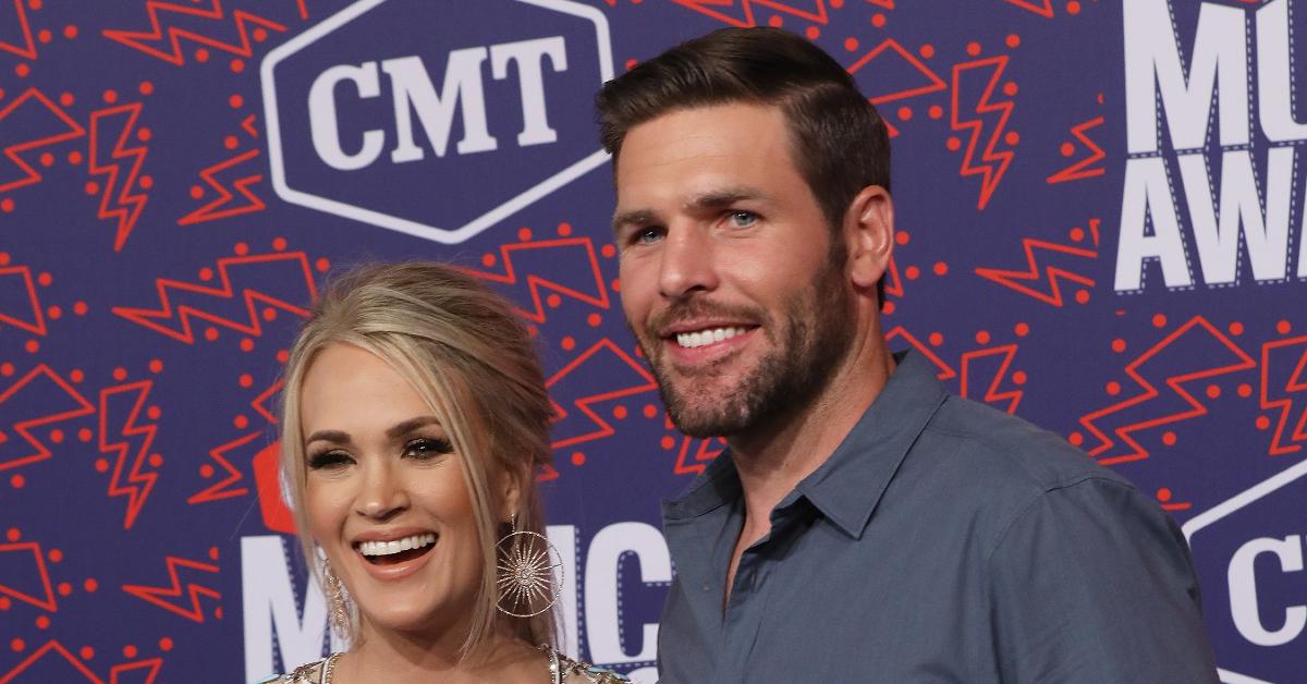 Pregnant Carrie Underwood Wearing Mike Fisher's Clothes, Hers Don't Fit