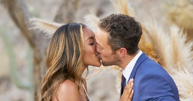 Tayshia Adams Kissing Zac Clark