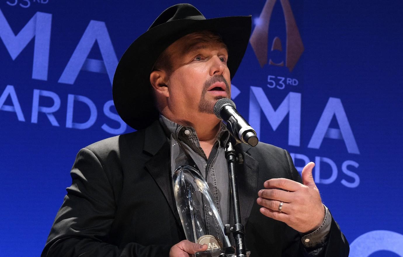 garth brooks wife trisha yearwood good bad times rape allegations