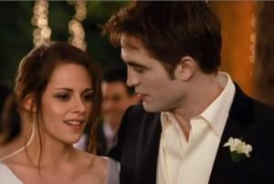 2011__10__Kristen Stewart Robert Pattinson Oct12newsbt 300×202.jpg