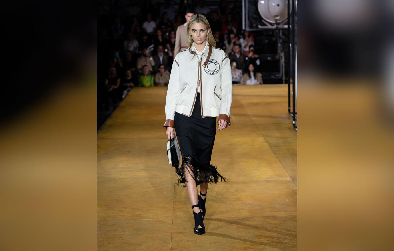 Kendall Jenner Blonde Burberry Fashion Show London Fashion Week