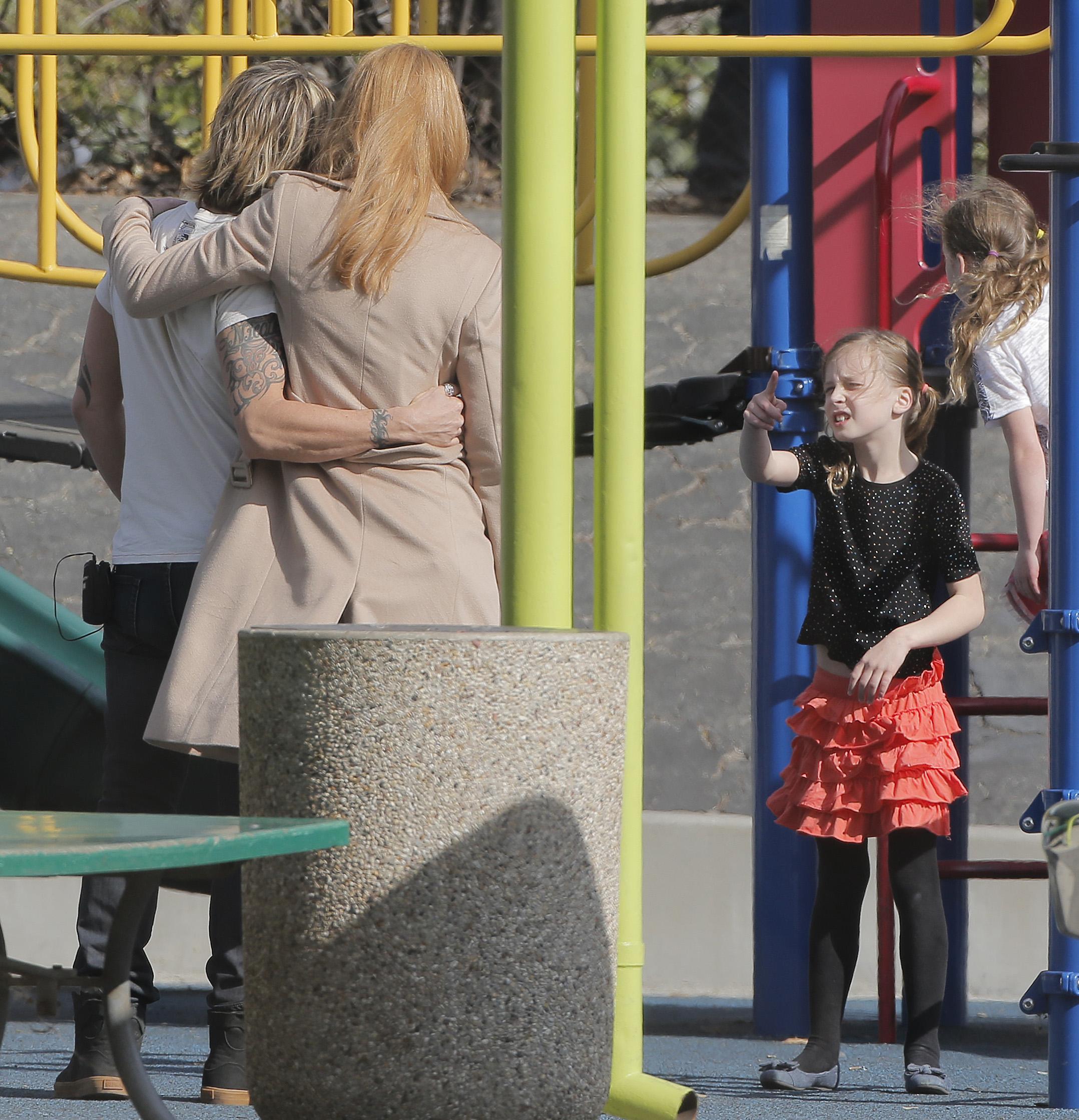 Exclusive&#8230; Nicole Kidman &amp; Keith Urban Take Their Girls To The Park