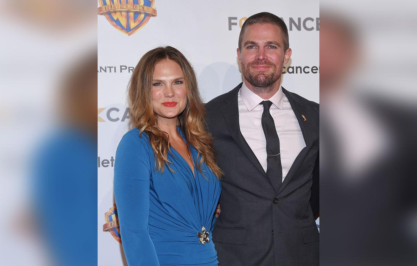 stephen amell deeply ashamed behavior flight incident wife cassandra jean