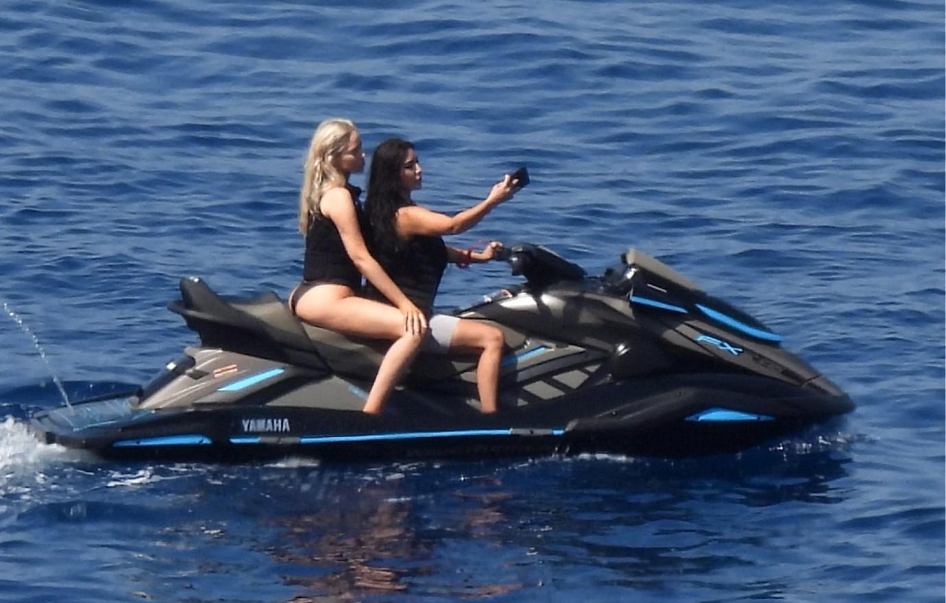 jeff bezos lauren sanchez kim kardashian jetski