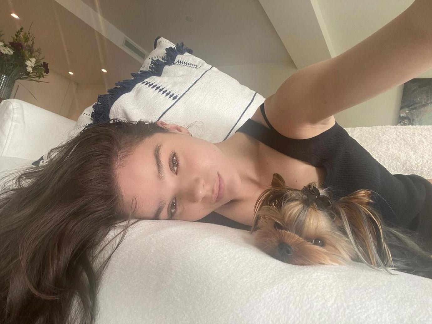 Hailee Steinfeld Works Hard To Maintain Her Slim Figure: See Her Sexiest  Photos