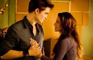 2011__05__Robert_Pattinson_Kristen_Stewart_Breaking_Dawn_May6newsnea 300×195.jpg