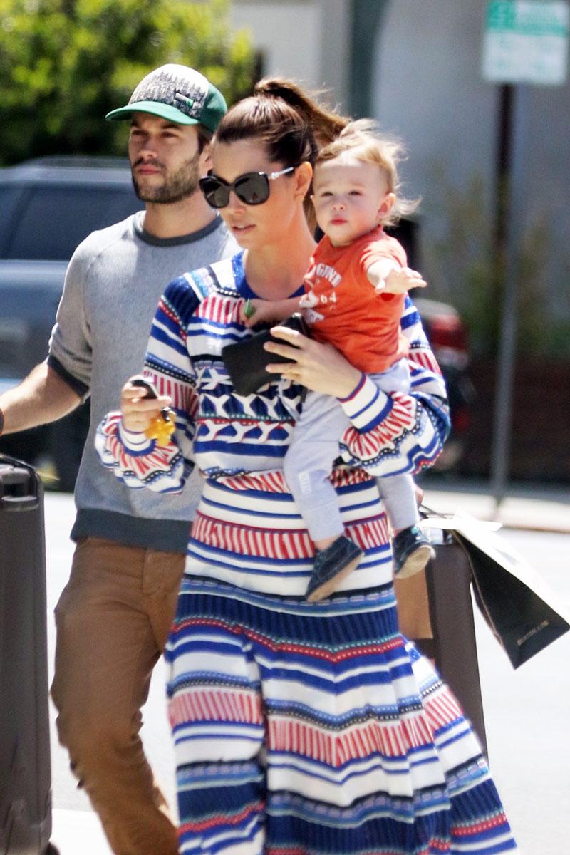 Jessica biel baby silas timberlake shopping 03