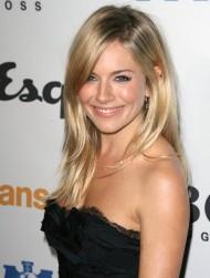 2010__10__wenn3051792 190×300.jpg