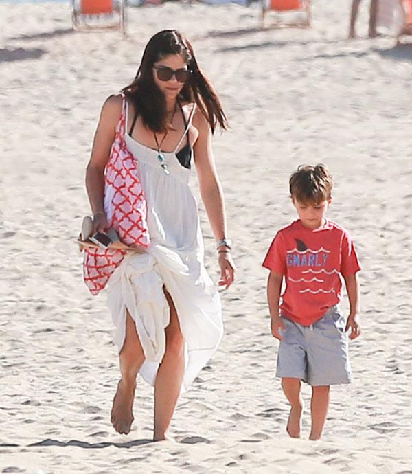 selma blair rehab plane metldown beach son