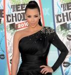 2010__08__Kim_Kardashian_Aug12newsnea 143×150.jpg