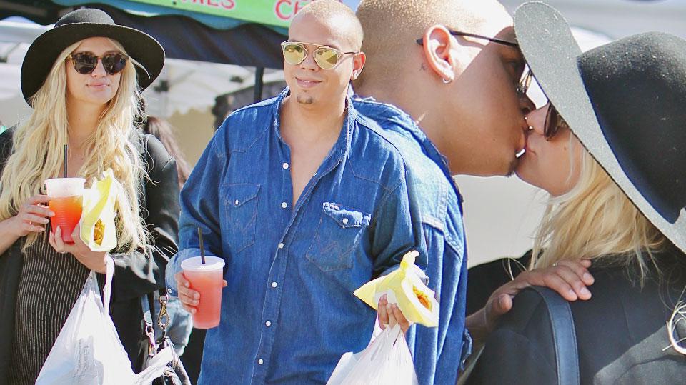 Very Pregnant Ashlee Simpson Kisses Evan Ross During Date To Farmers Market 7408