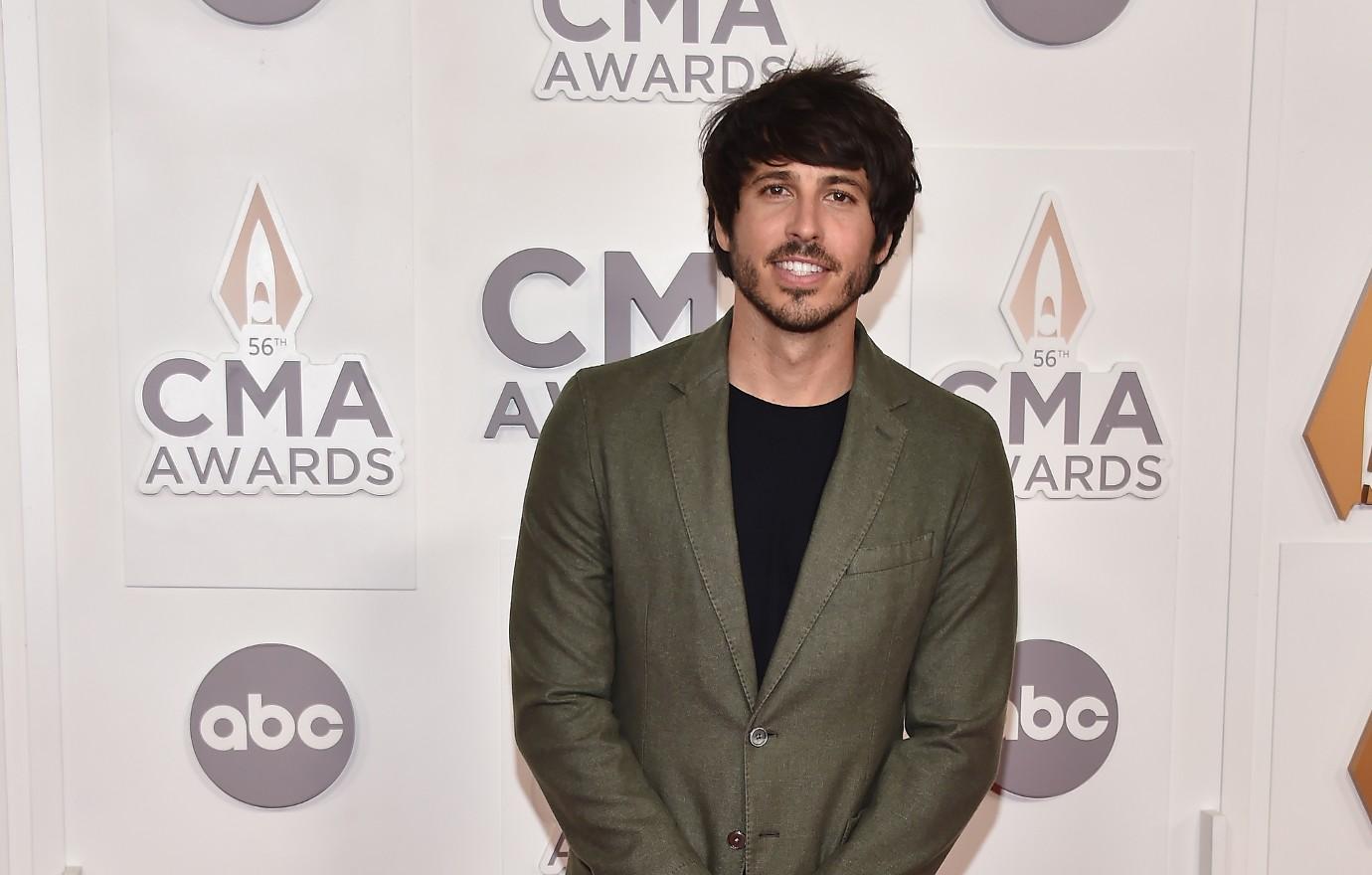 kelsea ballerini ex husband morgan evans risk run in cma awards