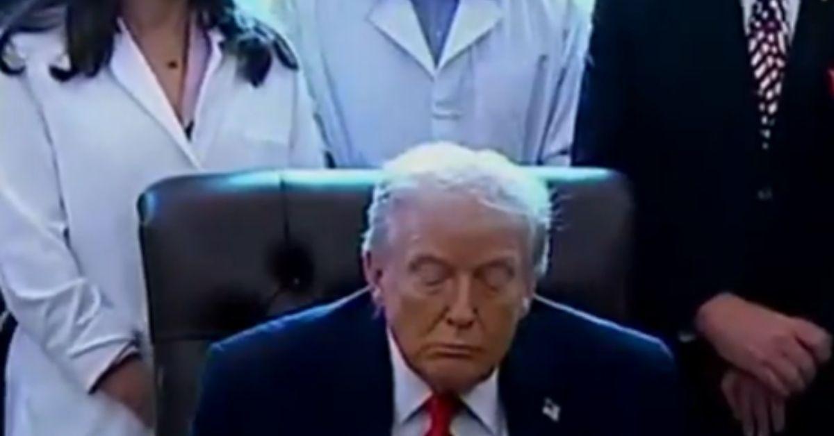 image of Donald Trump appeared to nod off during an Oval Office event.