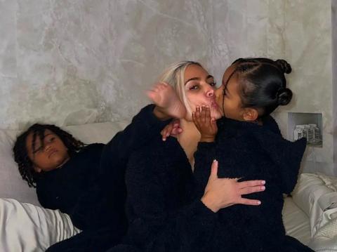 kim kardashian slams haters backlash single parent