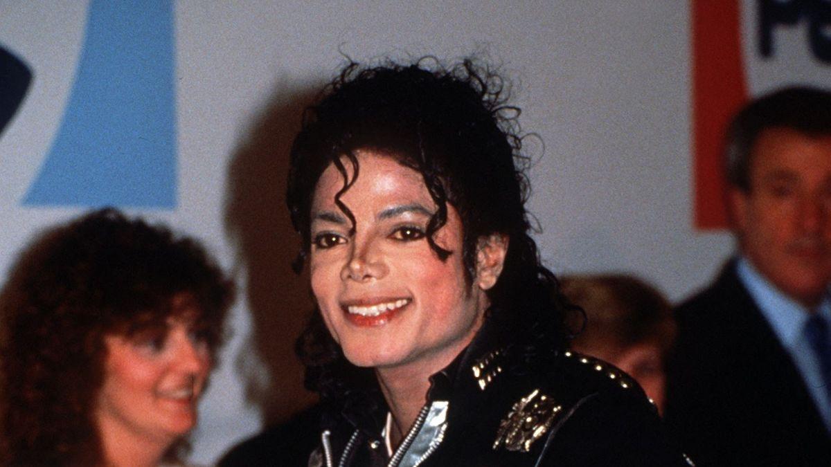 Image of Michael Jackson died from cardiac arrest.