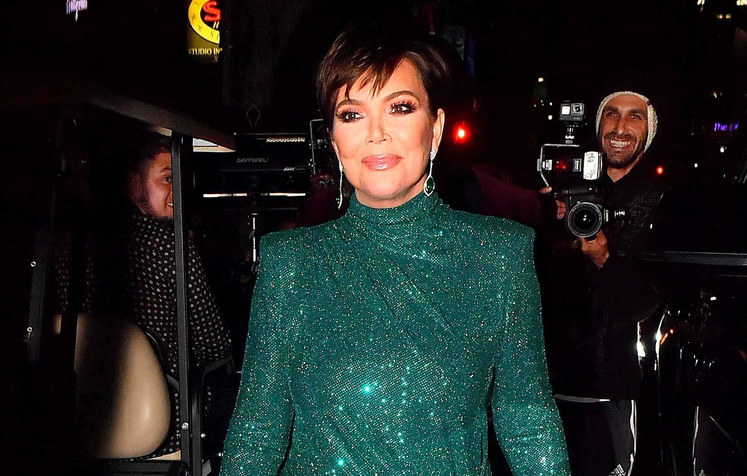 kanye west changes instagram profile picture to kris jenner