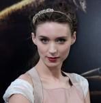 2010__08__Rooney_Mara_Aug16newsne 148×150.jpg