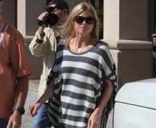 2010__01__Elin_Nordegren_Jan25_main 225×185.jpg