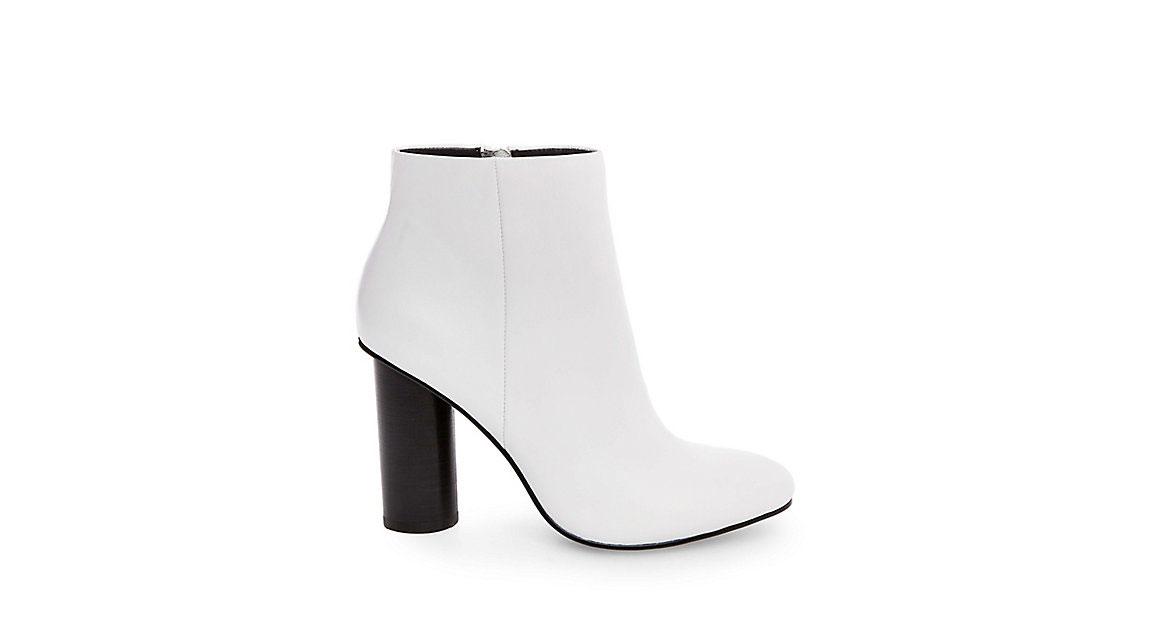 Steve madden whats hot right now white booties