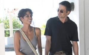 2010__08__halle_berry_aug1MAIN 300&#215;185.jpg