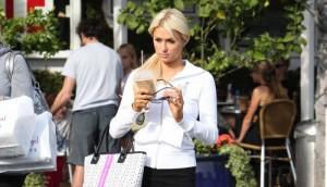 2011__01__Paris_Hilton_Jan17_19a 300×172.jpg