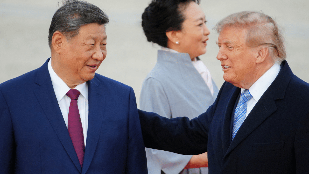 photo of Donald Trump welcomed Xi Jinping to Joint Base Andrews in Maryland.