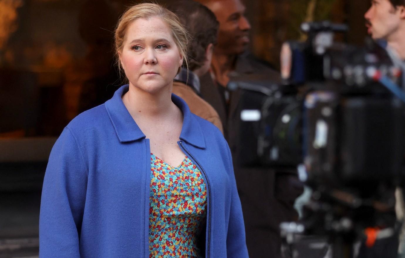 Amy Schumer Jokes She’s Got 40 Pounds To Lose As She Poses In New Snap
