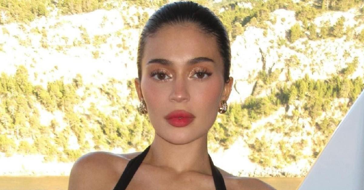 Kylie Jenner Strips Down To Only A Sports Bra In New Selfies