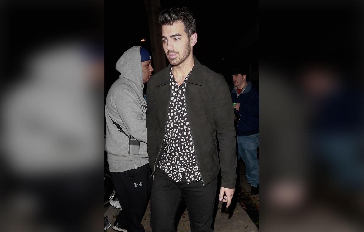 Joe Jonas and Wilmer Valderrama grab dinner at Craig&#8217;s