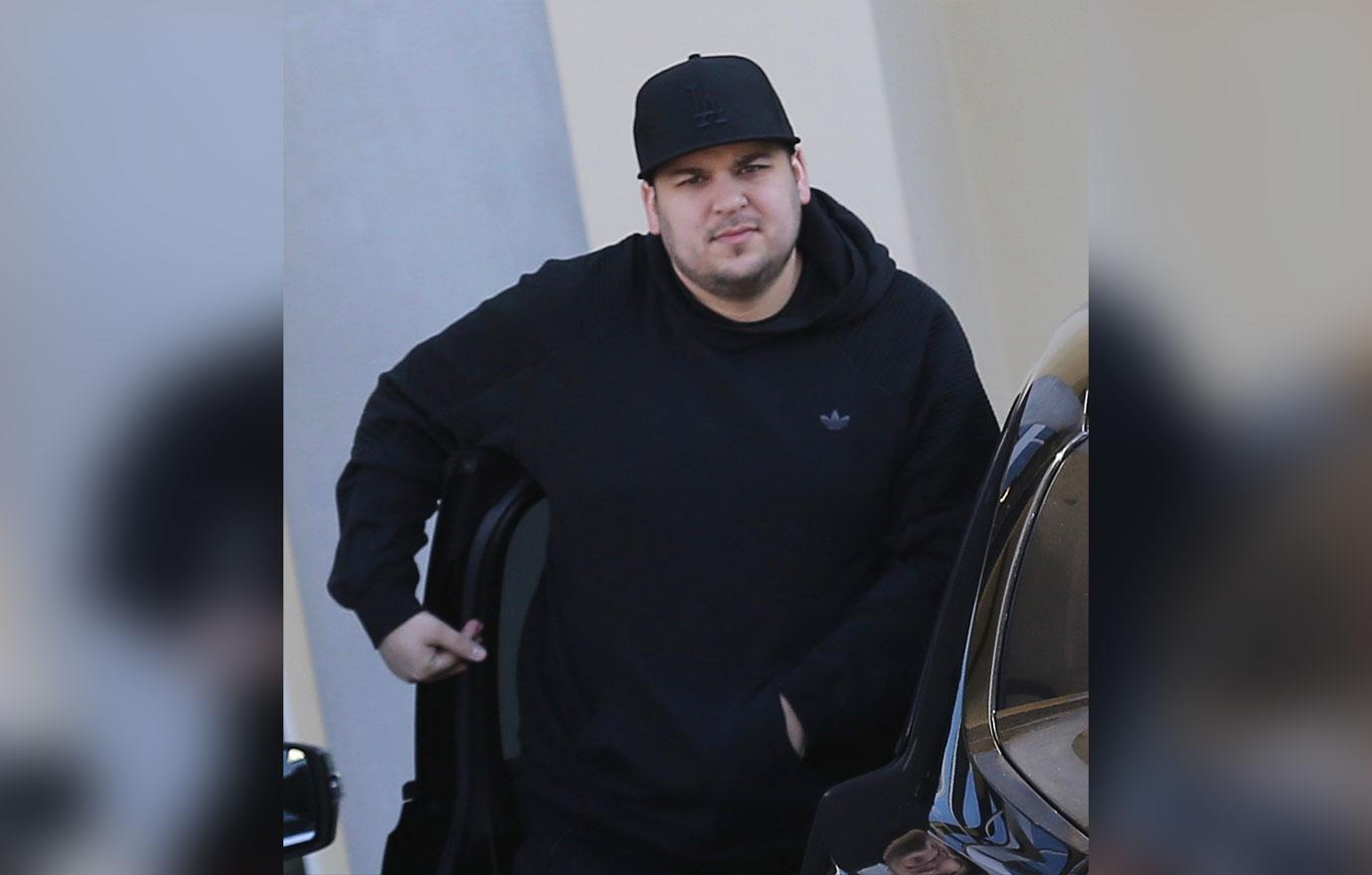 *EXCLUSIVE* Rob Kardashian &amp; Blac Chyna Visit The Dentist In Calabasas With Chyna&#8217;s Son King