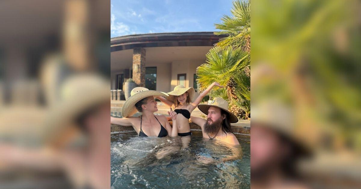 kate hudson sultriest bikini photos