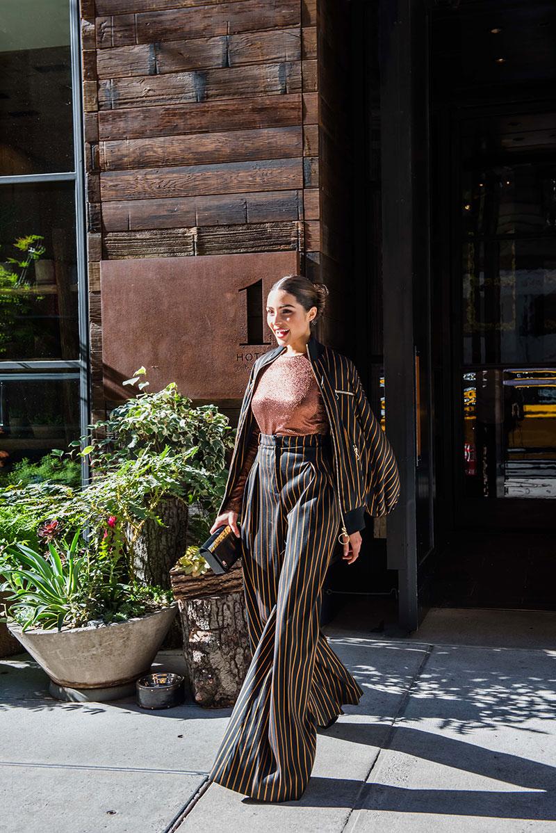 Olivia Culpo 1 Hotel central park 3.3