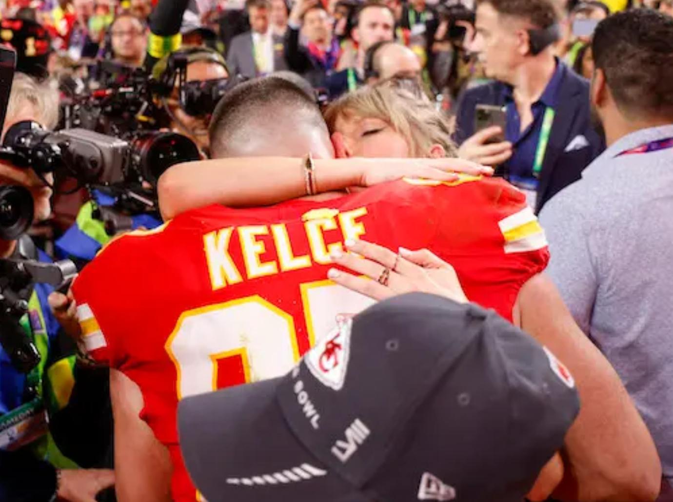 tom brady roasts chiefs travis kelce taylor swift fans watch