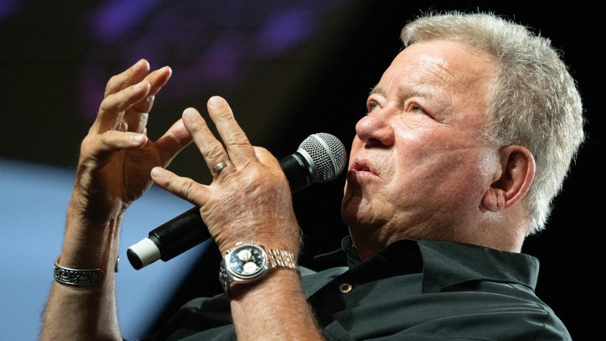 image of William Shatner is not fighting with Erika Kirk. 