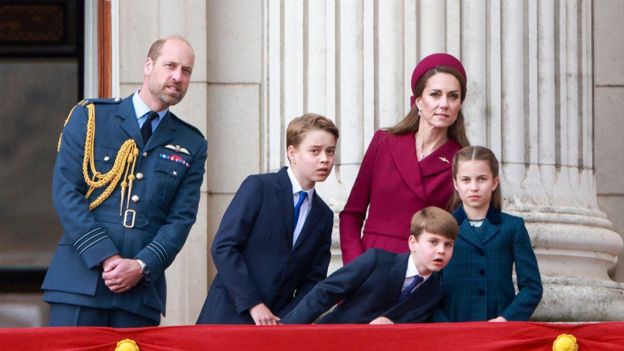image of An eyewitness revealed that Princess Charlotte looked 'amazed' as she look around the carriage.