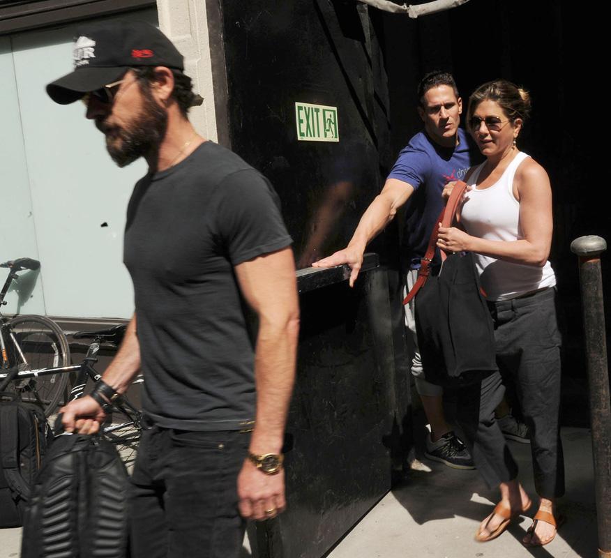 Jennifer Aniston &amp; Justin Theroux Out And About In NYC