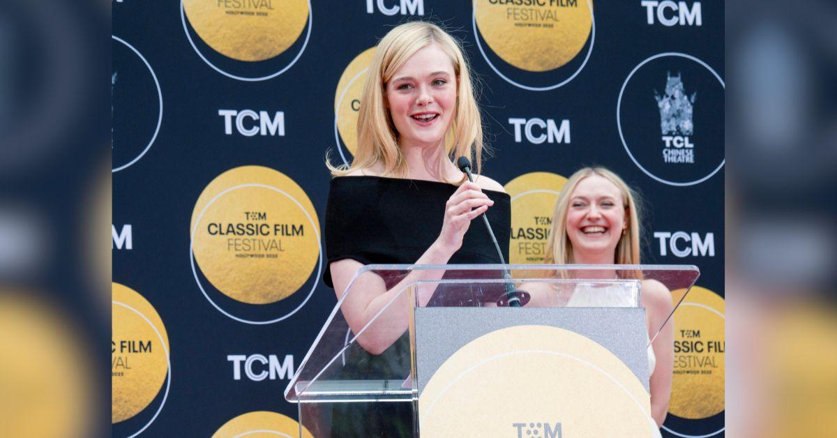 Photo of Dakota and Elle Fanning