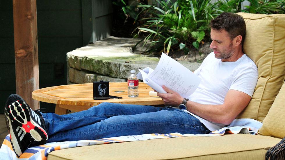 Scott Foley Reading a Script