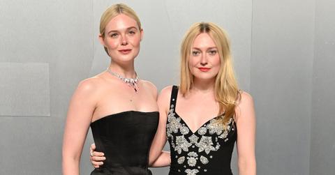 Photo of Dakota Fanning and Elle Fanning
