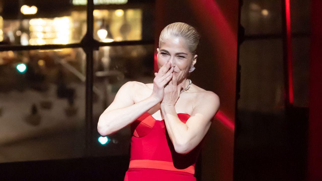 image of Selma Blair allegedly assaulted two flight attendants during the flight.