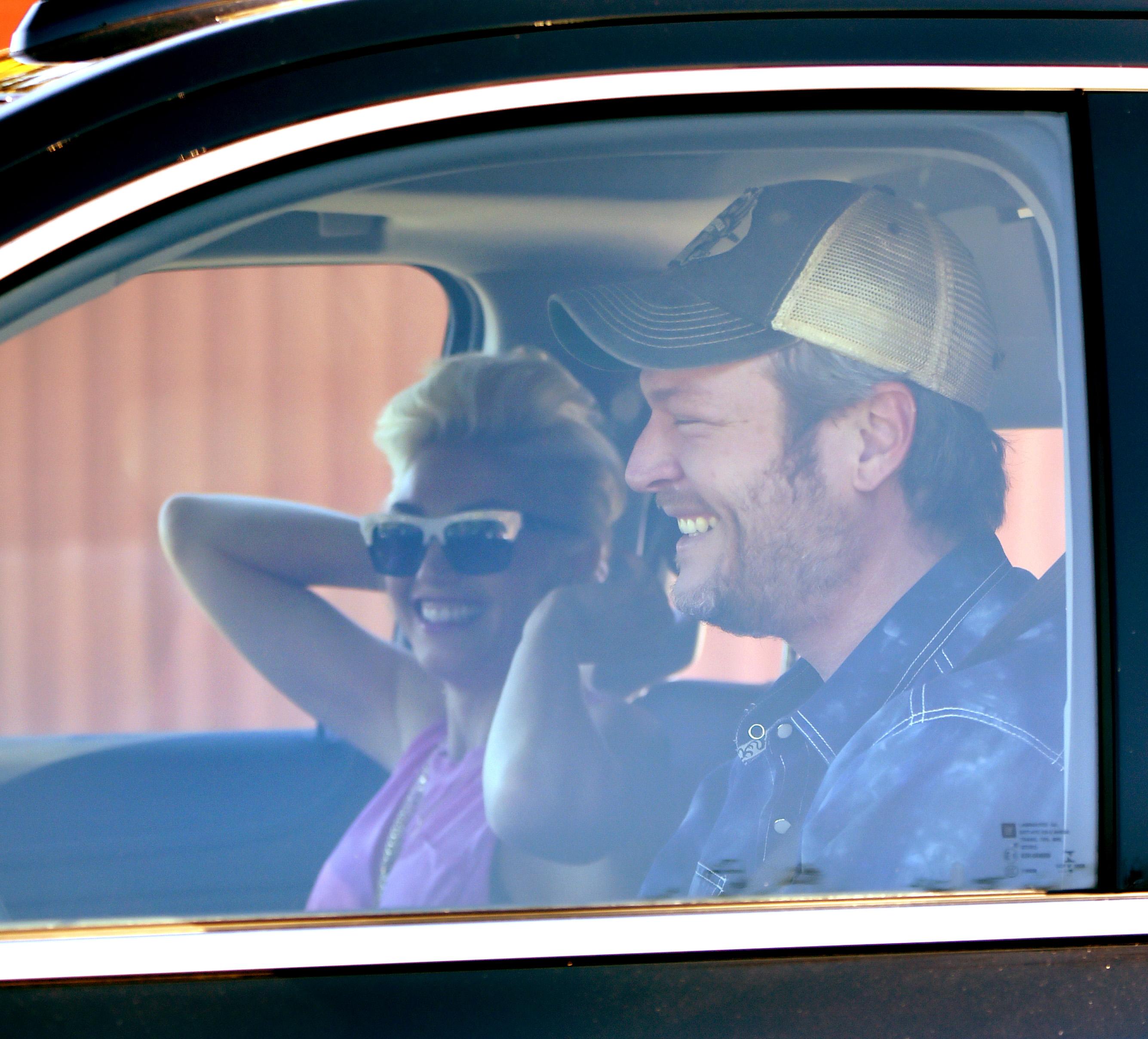 gwen stefani dating blake shelton children