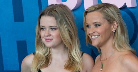 reese-sharetwinning-photo-of-daughter-pp