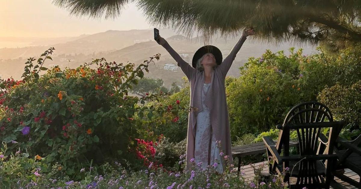 image of Ricki Lake reacted with joy after her lost photos were found.