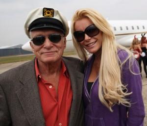 2011__06__Hugh_Hefner_Crystal_Harris_June14news 300&#215;257.jpg