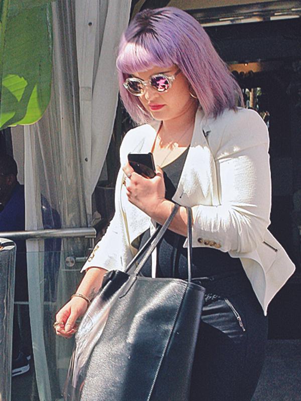 Kelly Osborne comes to Villa Blanca for lunch in Beverly Hills