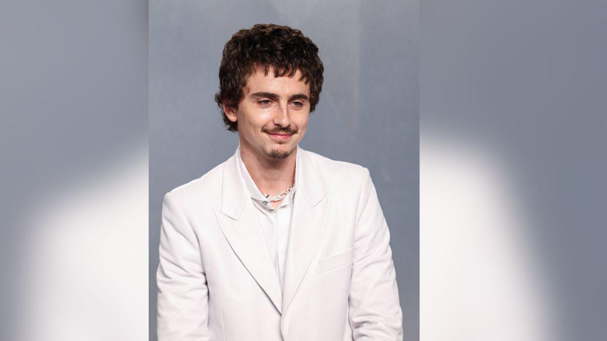 image of Timothée Chalamet's background has added complexity to the reaction/