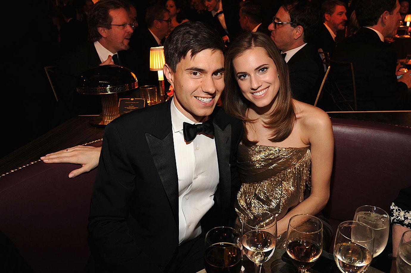 Allison Williams Ricky Van Veen Split