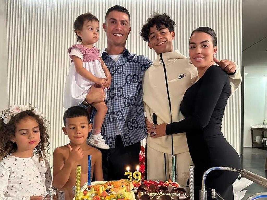 Cristiano Ronaldo & Son Cristiano Jr. Go Shirtless For Workout: Photo