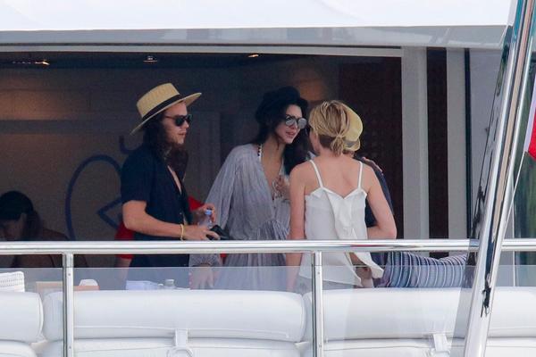 Kendall Jenner Harry Stylies Dating Kris Jenner KUWTK